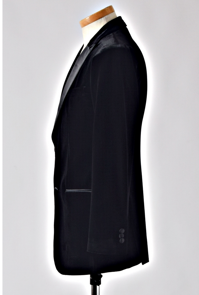 
                  
                    MJ28 Black Velvet Tuxedo Jacket Single
                  
                